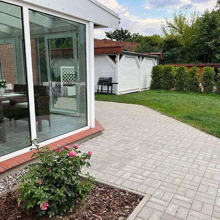 Familienfreundliche Ferienwohnung Mit Wintergarten Badow Exterior foto
