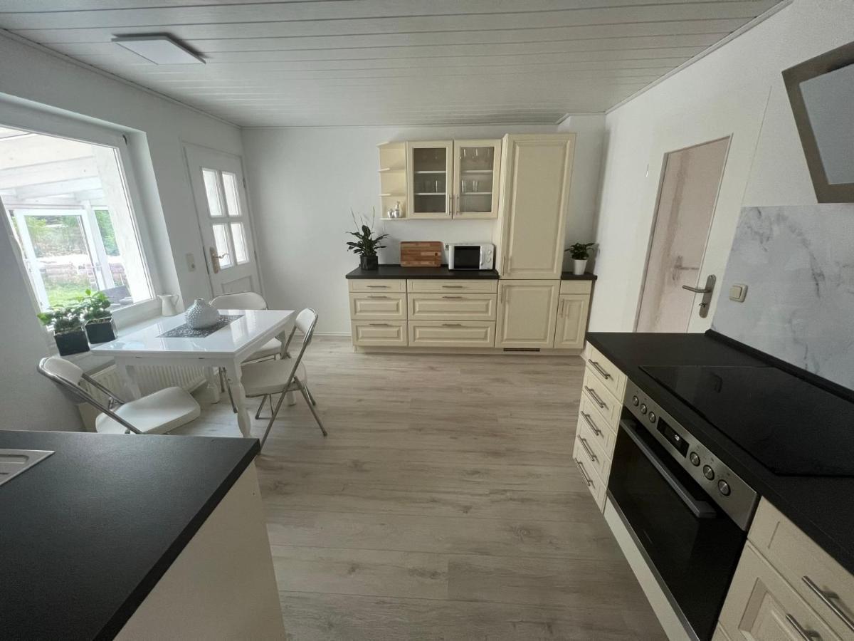Familienfreundliche Ferienwohnung Mit Wintergarten Badow Exterior foto